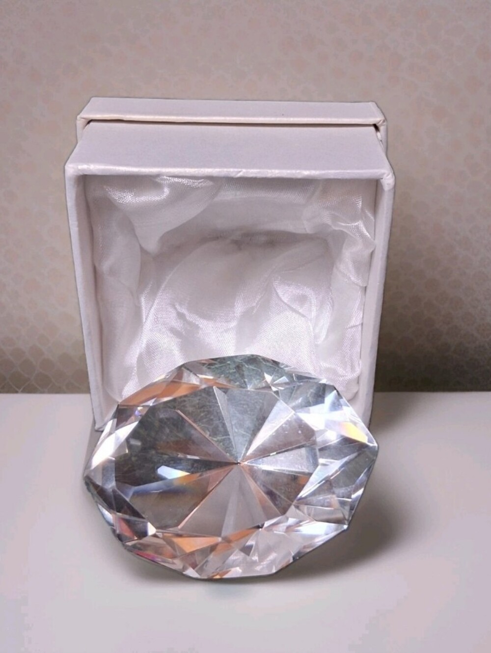 NIB Oleg Cassini Crystal Paperweight Cut Diamond Marquise Clear 2.5” 127551